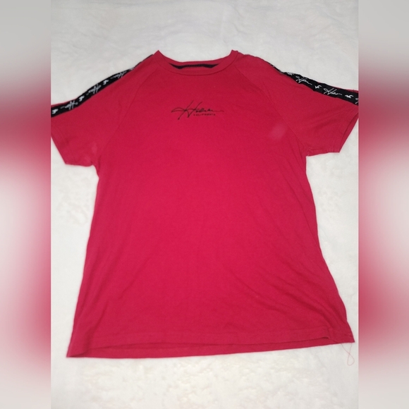 Hollister Must-Have Red Tee - Picture 1 of 7